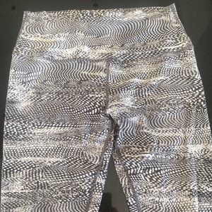 Lululemon align cropped leggings. Only worn once